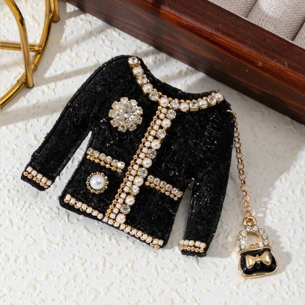 Bling Coat Brooch purse charm clip beaded Pearl rhinestone jewelry pin blazer